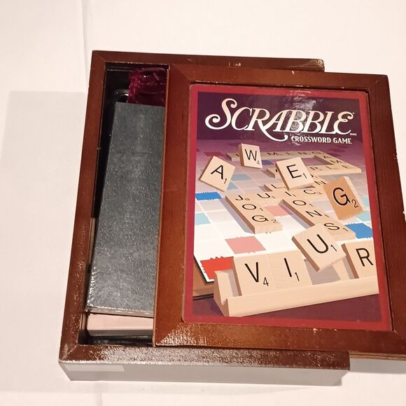 Scrabble Vintage Game Collection-Wooden Bookshelf Edition-2010-New Open Box - Picture 11 of 12